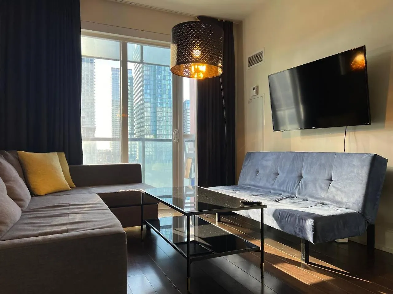 Grand View Suites Toronto Apartment
