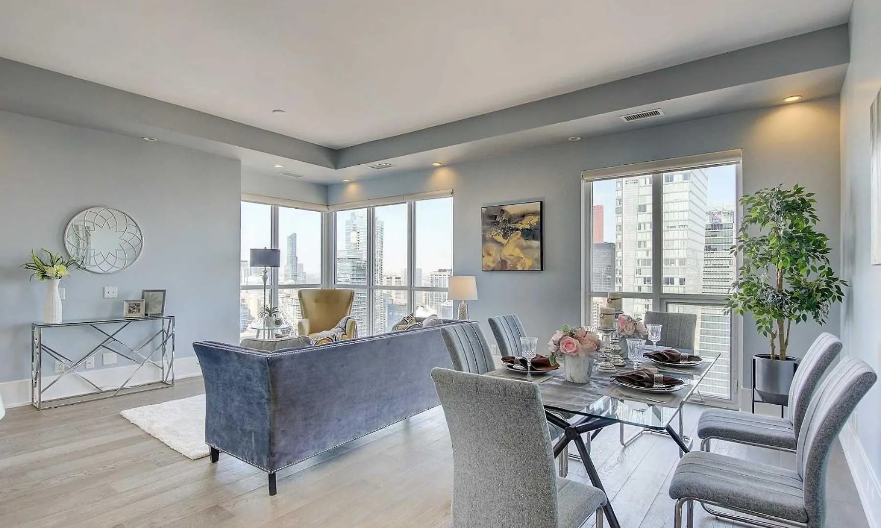 Grand View Suites Toronto Apartment