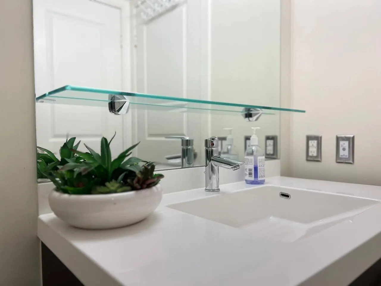 דירה טורונטו Grand View Suites קנדה