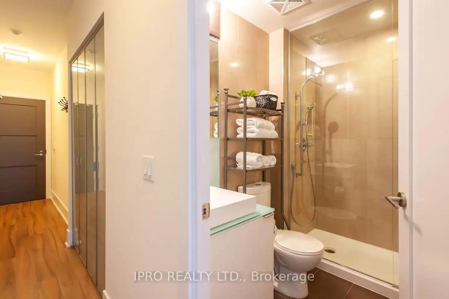 דירה טורונטו Grand View Suites